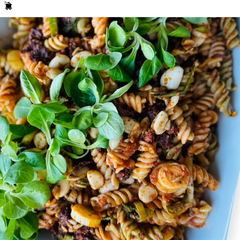 Buffet til mange 125,- (1 x steg, 1 kyllingeret, 1 madpandekage. 4 x tilbehør v/min. 50 kuv)